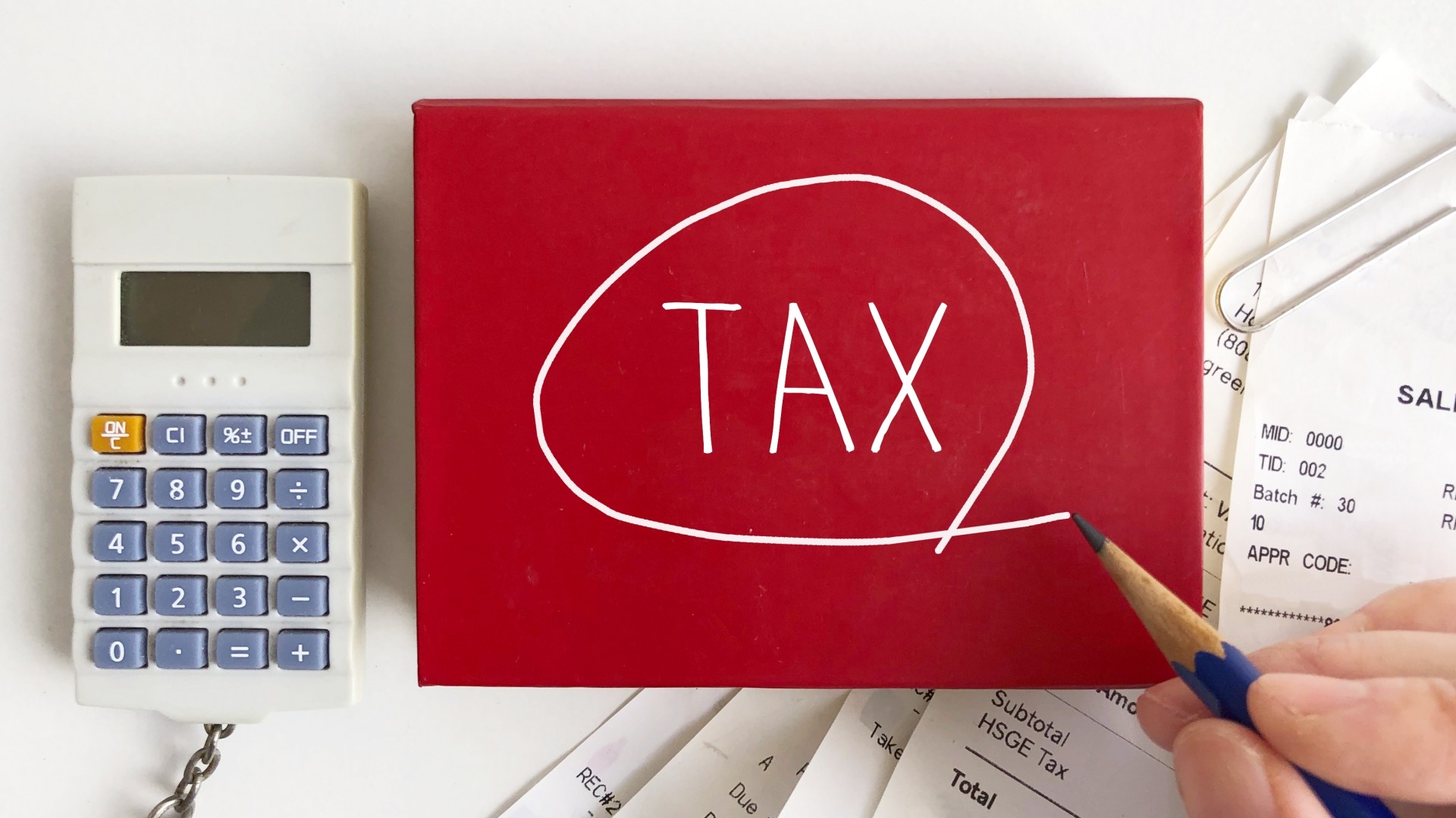 なぜ消費税は守られ家計支援は後回しなのか──財源論の裏にある税制の優先順位を整理する